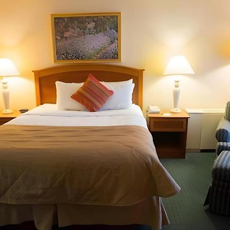 Lifestyle Inn Cedar Falls Ngoại thất bức ảnh