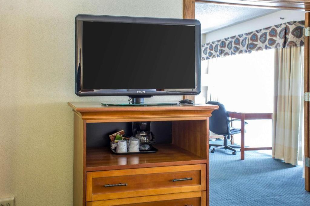 Lifestyle Inn Cedar Falls Ngoại thất bức ảnh