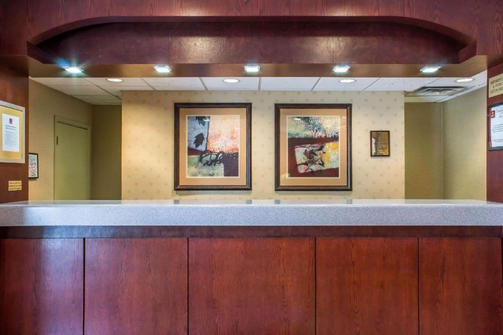 Lifestyle Inn Cedar Falls Ngoại thất bức ảnh
