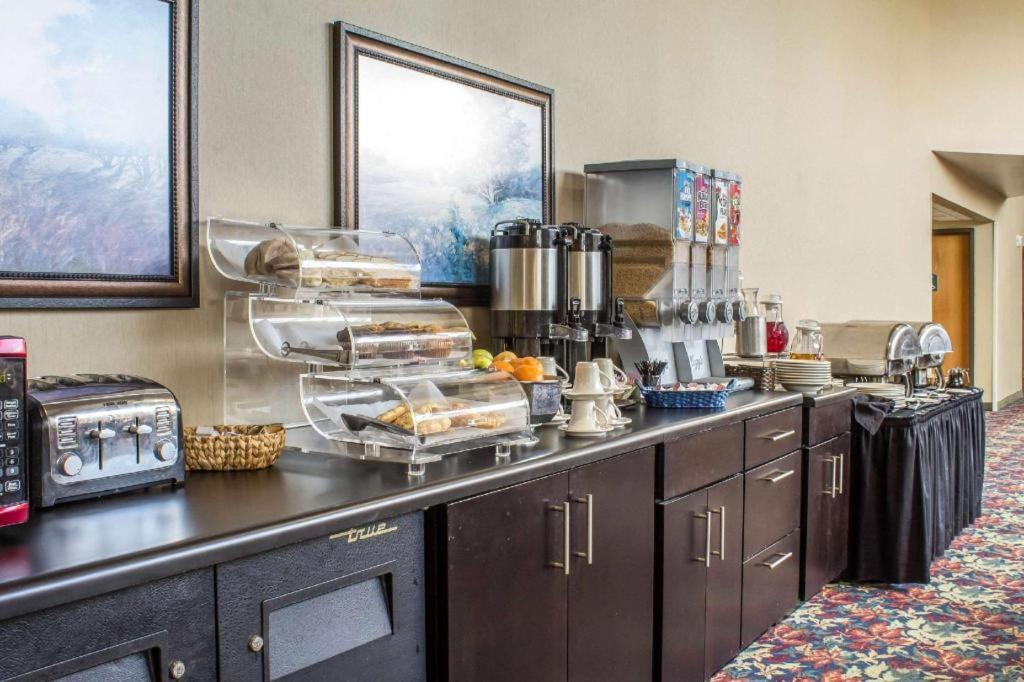 Lifestyle Inn Cedar Falls Ngoại thất bức ảnh