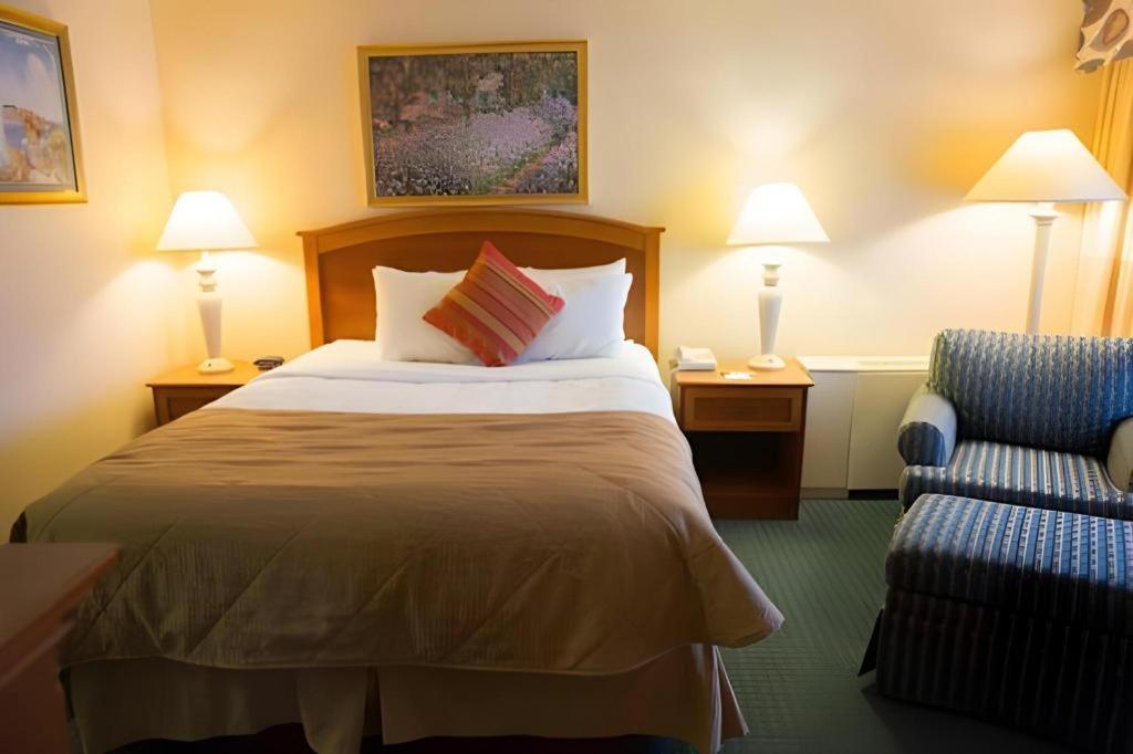 Lifestyle Inn Cedar Falls Ngoại thất bức ảnh